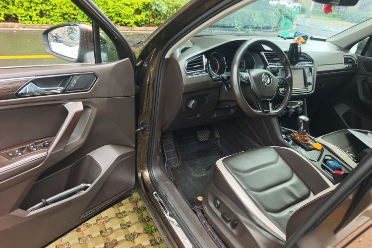 Used Volkswagen Tiguan L 2018 330TSI Automatic Two-Wheel Drive Luxury Edition Driver Seat