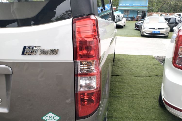 Used Jinbei New Hiace X30L CNG 2021 1.5L Natural Gas Wealth Single-Steaming Air-Conditioned Bus SWCC15M Right Rear Taillight