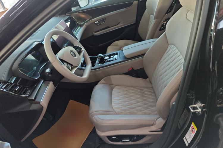 Used BYD Han 2025 EV with 701 km of Laser Radar-Enabled Intelligent Driving
