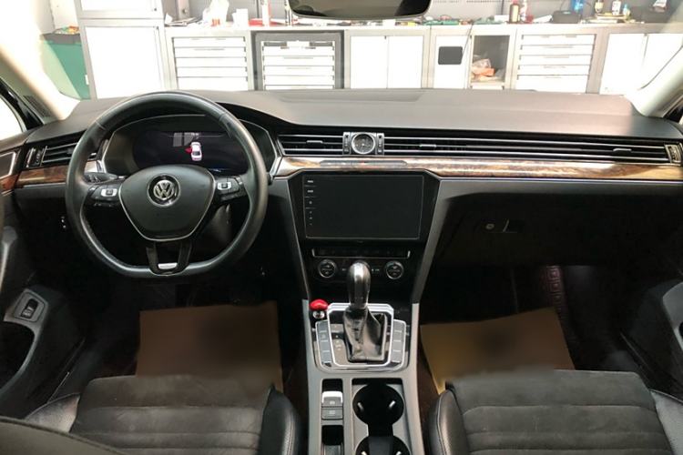 Used Volkswagen Magotan 2018 330TSI DSG Luxury Model