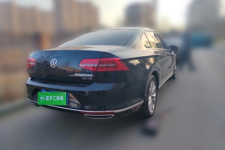 Used Volkswagen Magotan 2018 330TSI DSG Luxury Model Rear Right 45 Deg