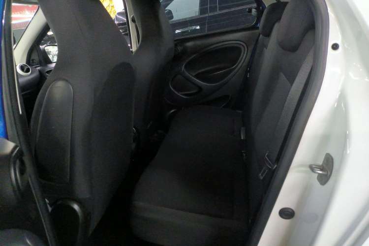 Used smart forfour 2016 1.0L 52 kW Dynamic Edition