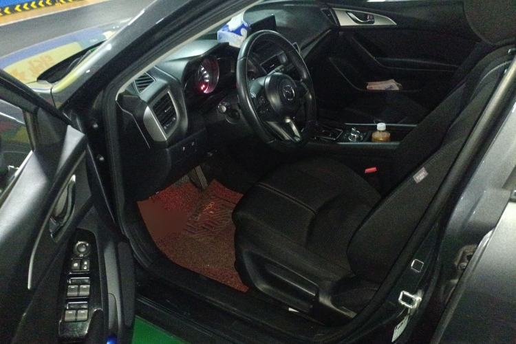 Used Mazda 3 Axela 2017 Hatchback 2.0L Automatic Luxury Model China VI Standard Driver Seat