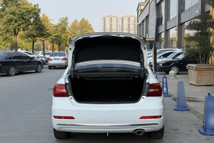 Used Great Wall C50 2014 Upgraded Model 1.5T Manual Fashion Edition Exterior 5