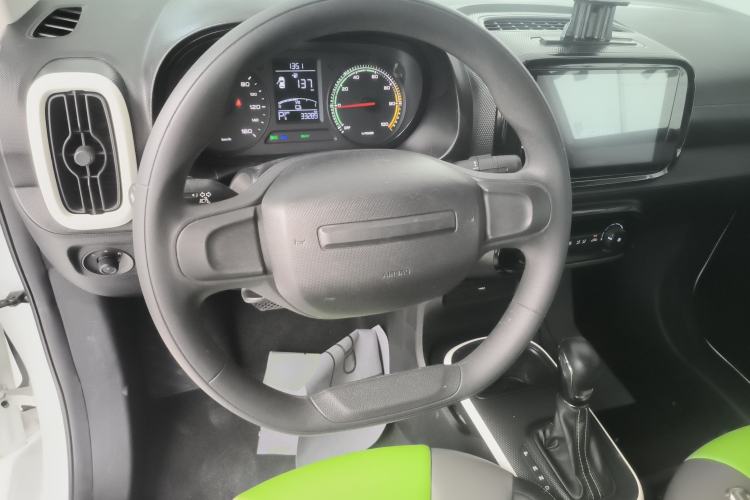 Used Roewe Clever 2021 302 km New Four-Seater Super-Efficient Version Steering Wheel