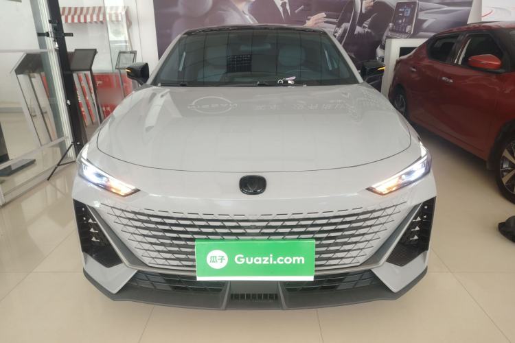 Used CHANGAN UNI-V 2022 1.5T Prestige Version Front