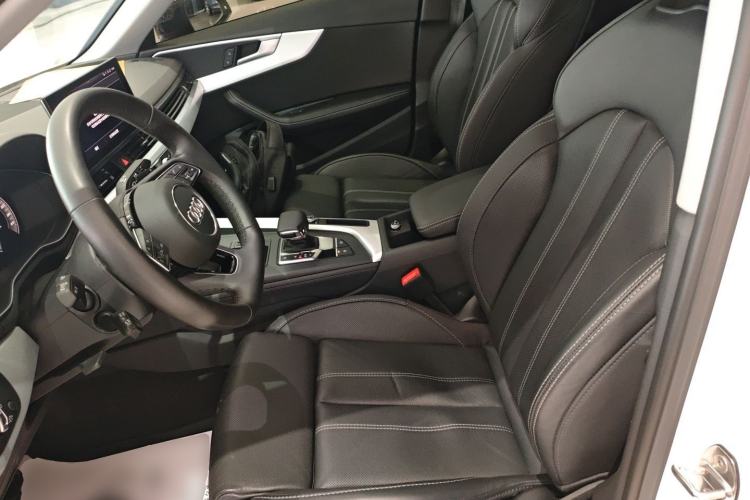 Used Audi A4L 2022 40 TFSI Luxury Dynamic Model
