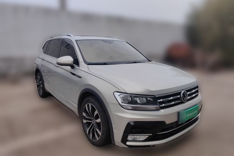 Used Volkswagen Tiguan L 2021 330TSI Automatic Two-Wheel Drive R-Line Enhanced Edition Front Right 45 Deg