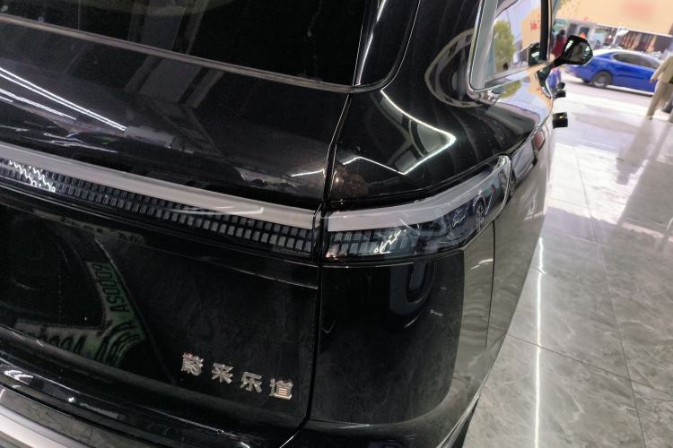 Used ONVO Luxeed L90 2025 Model—Max Six-Seater Version
