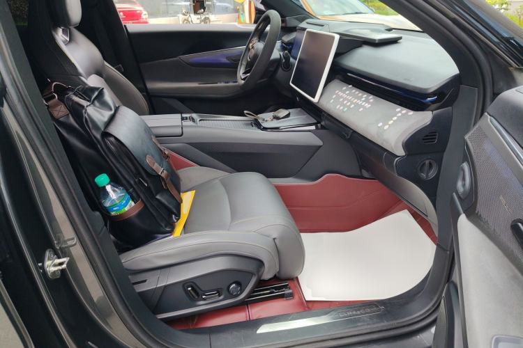 Used Lynk & Co 08 EM-P 2023 220km All-Wheel-Drive Performance Halo
