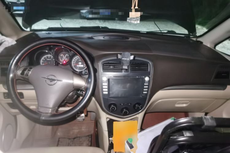 Used Haima Puxima 2013 1.6L Manual 7-Seater Adventure Edition Center Console