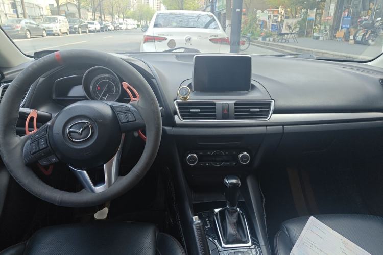 Used Mazda 3 Axela 2014 Sedan 2.0L Automatic Flagship Model