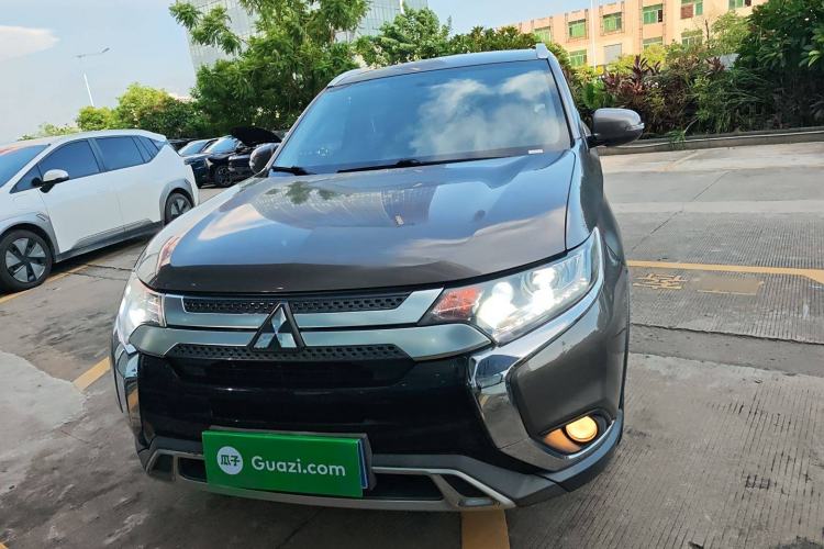 Used Mitsubishi Outlander 2019 2.0L Two-Wheel Drive Comfort Edition 5 Seats China VI Standard
