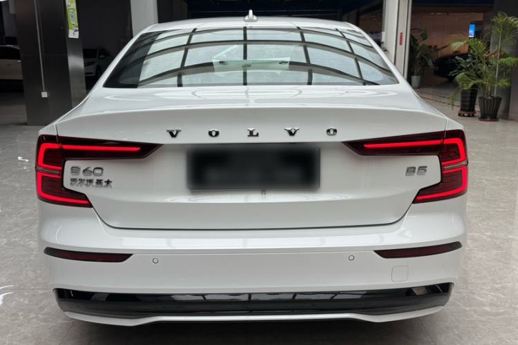 Used Volvo S60 2025 B5 Zhiya Sport Edition
