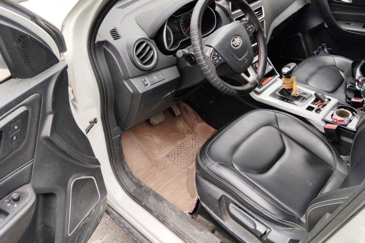 Used Bestune X40 2018 Internet Celebrity Edition 1.6L Automatic Luxury Version Driver Seat