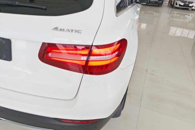 Used Mercedes-Benz GLC 2016 GLC 260 4MATIC Luxury Model