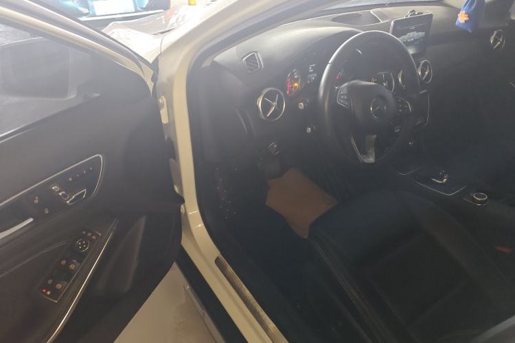 Used Mercedes-Benz GLA 2017 GLA 200 Fashion Model