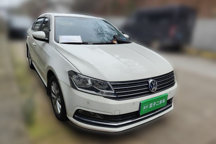 Used Volkswagen Lavida 2017 230TSI DSG Comfort Edition Front Right 45 Deg