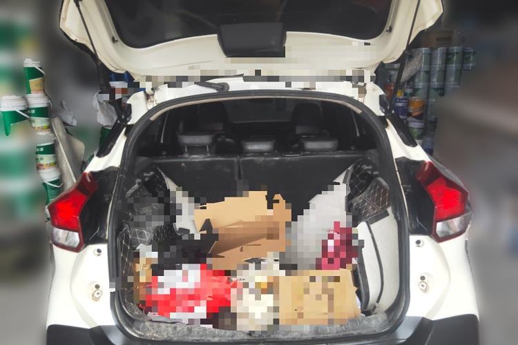 Used Nissan Kicks 2017 1.5L CVT Smart Drive Edition Trunk