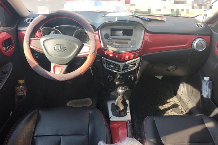 Used Oley 2012 Sedan 1.5L Manual Luxury Model Center Console