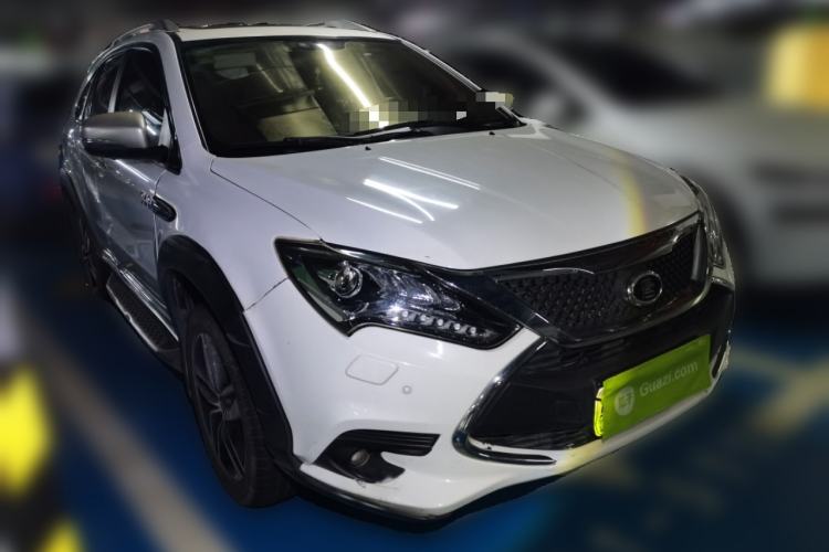 Used BYD Tang New Energy 2015 2.0T Four-Wheel-Drive Flagship Model
