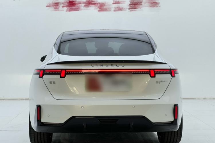 Used Lynk & Co 07 2024 EM-P 126 Long-Range Ultra Exterior 1