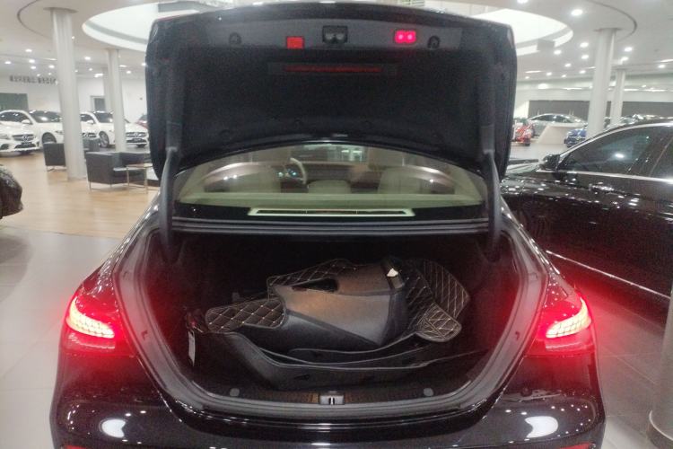 Used Mercedes-Benz E-Class 2022 Second Facelift E 300 L Fashion Edition Trunk