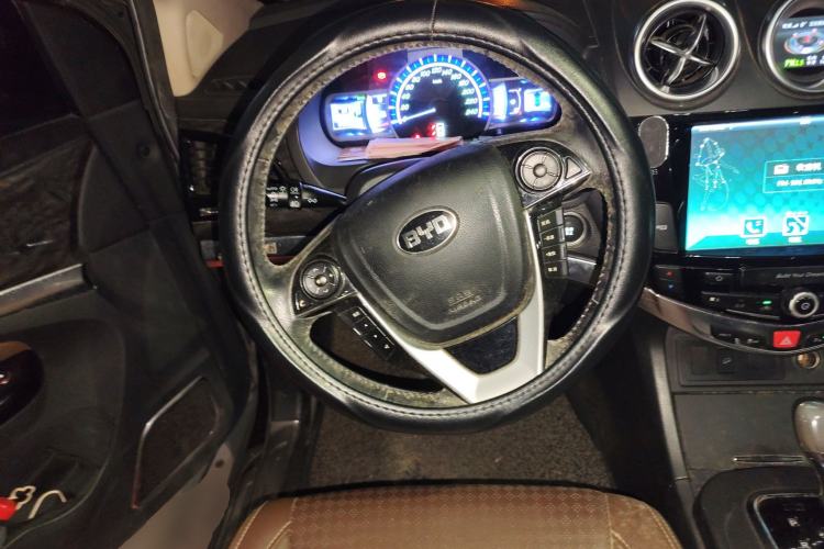 Used BYD S7 2016 2.0T Automatic Prestige Plus Steering Wheel