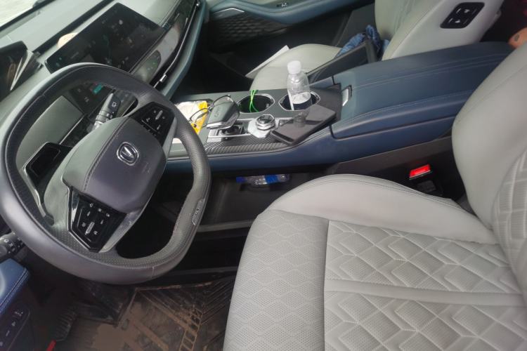 Used Changan UNI-K iDD 2022 Blue Whale iDD 130km 1.5T Prestige Model
