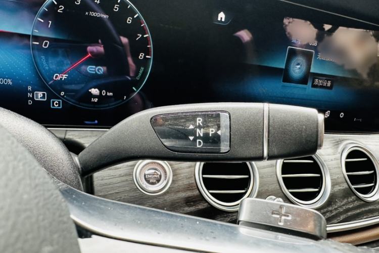 Used Mercedes-Benz E-Class New Energy 2022 Facelift E 350 e L Plug-in Hybrid Sedan Interior 4