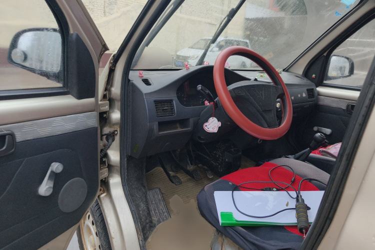 Used Wuling Rongguang 2011 1.2L Base Version
