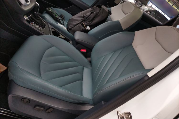 Used Volkswagen Tharu 2024 300TSI Two-Wheel-Drive Moon Luxury Edition
