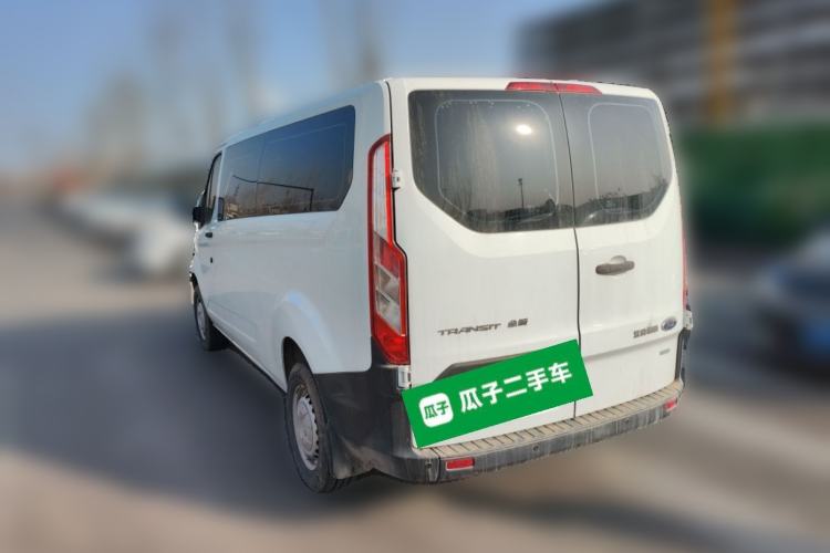 Used Ford Transit 2020 2.0T Gasoline Multi-Function Commercial Vehicle Mid-Drive Low-Roof Design with Dual Rear Doors Meeting China VI Emission Standards
