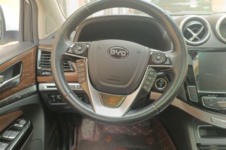 Used BYD Tang New Energy 2015 2.0T Four-Wheel-Drive Flagship Model Steering Wheel