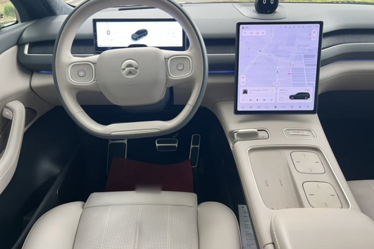 Used Nio ES8 2024 75 kWh Executive Edition Interior 10