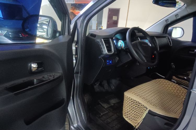 Used Jinbei Gold Hiace M Classic 2022 1.5L Engineering Lion Passenger Vehicle 5 Seats