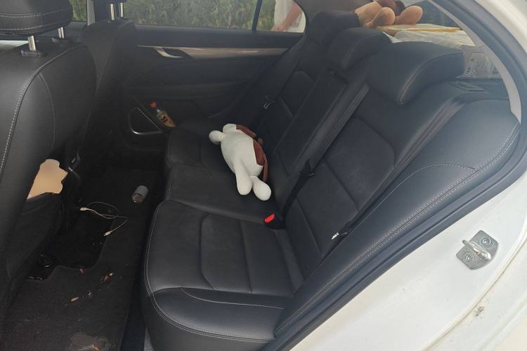 Used Geely Auto Emgrand 2019 Leading Edition 1.5L CVT Upward-Connected Model China VI Standard
