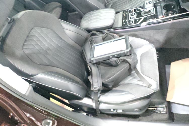 Used Hongqi HS5 2022 Facelifted Version 2.0T Smart Connect Flagship All-Wheel-Drive Edition
