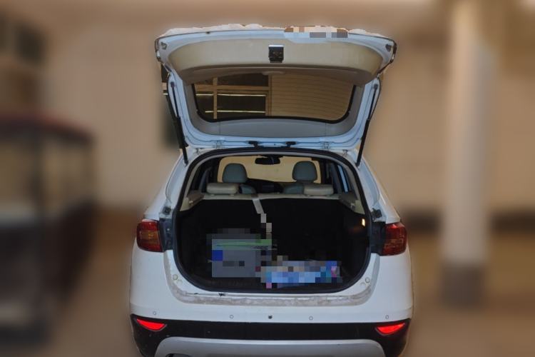 Used Brilliance V5 2012 1.6L Manual Luxury Model
