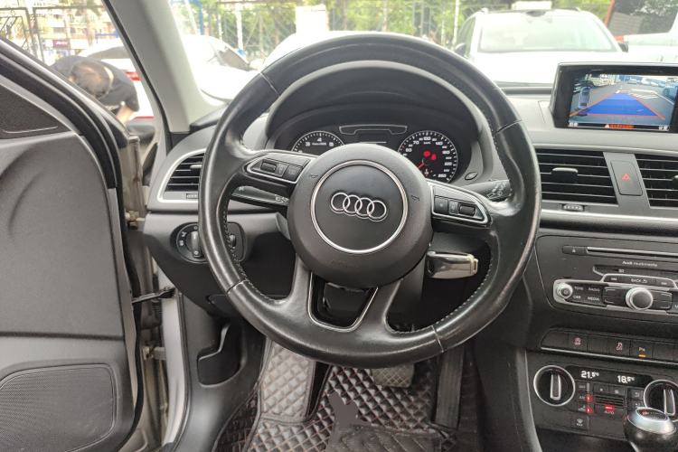 Used Audi Q3 2017 30 TFSI Fashion Model Steering Wheel