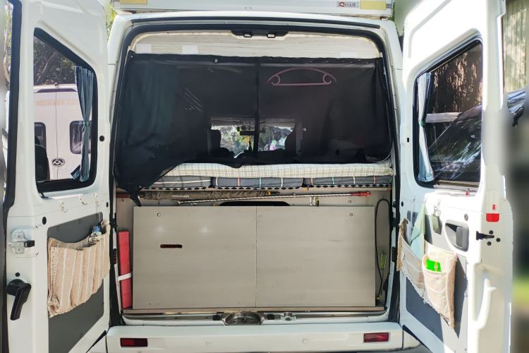 Used SAIC MAXUS Xintu V80 2021 2.0T Manual Classic Aoyuntong Short Wheelbase Mid-Roof 5/6-Seater