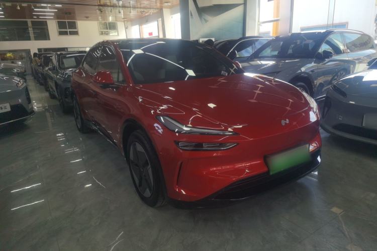 Used ONVO L60 2024 60 kWh All-Wheel Drive Front Right 45 Deg