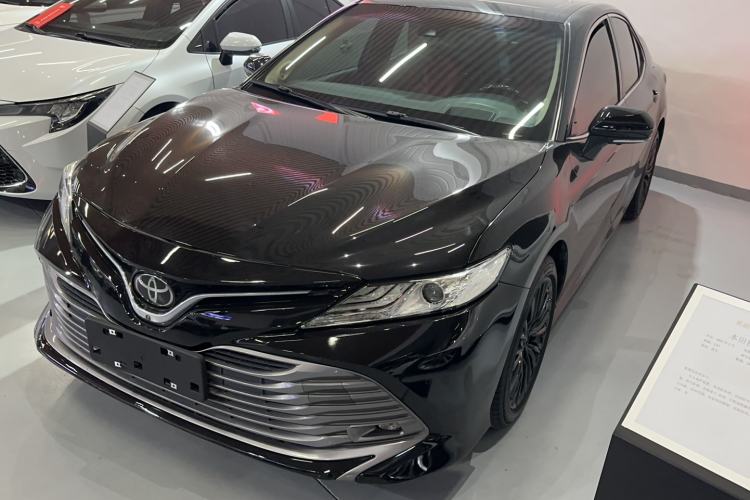 Used Toyota Camry 2018 2.0G Luxury Edition Exterior 3