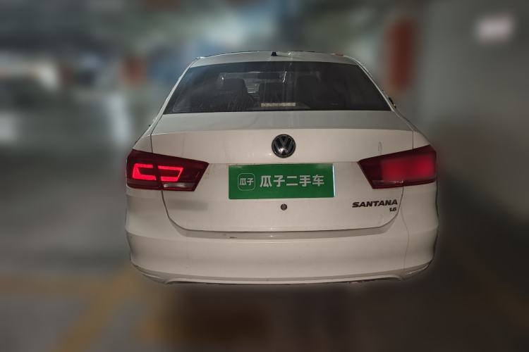 Used Volkswagen Santana 2015 1.6L Manual Fashion Edition
