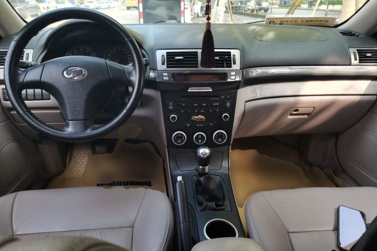 Used Bestune B70 2007 2.0L manual luxury edition Center Console