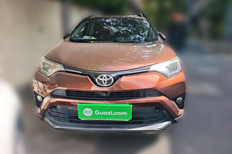 Used Toyota RAV4 2016 2.0L CVT Two-Wheel Drive Fashion Edition China V Standard
