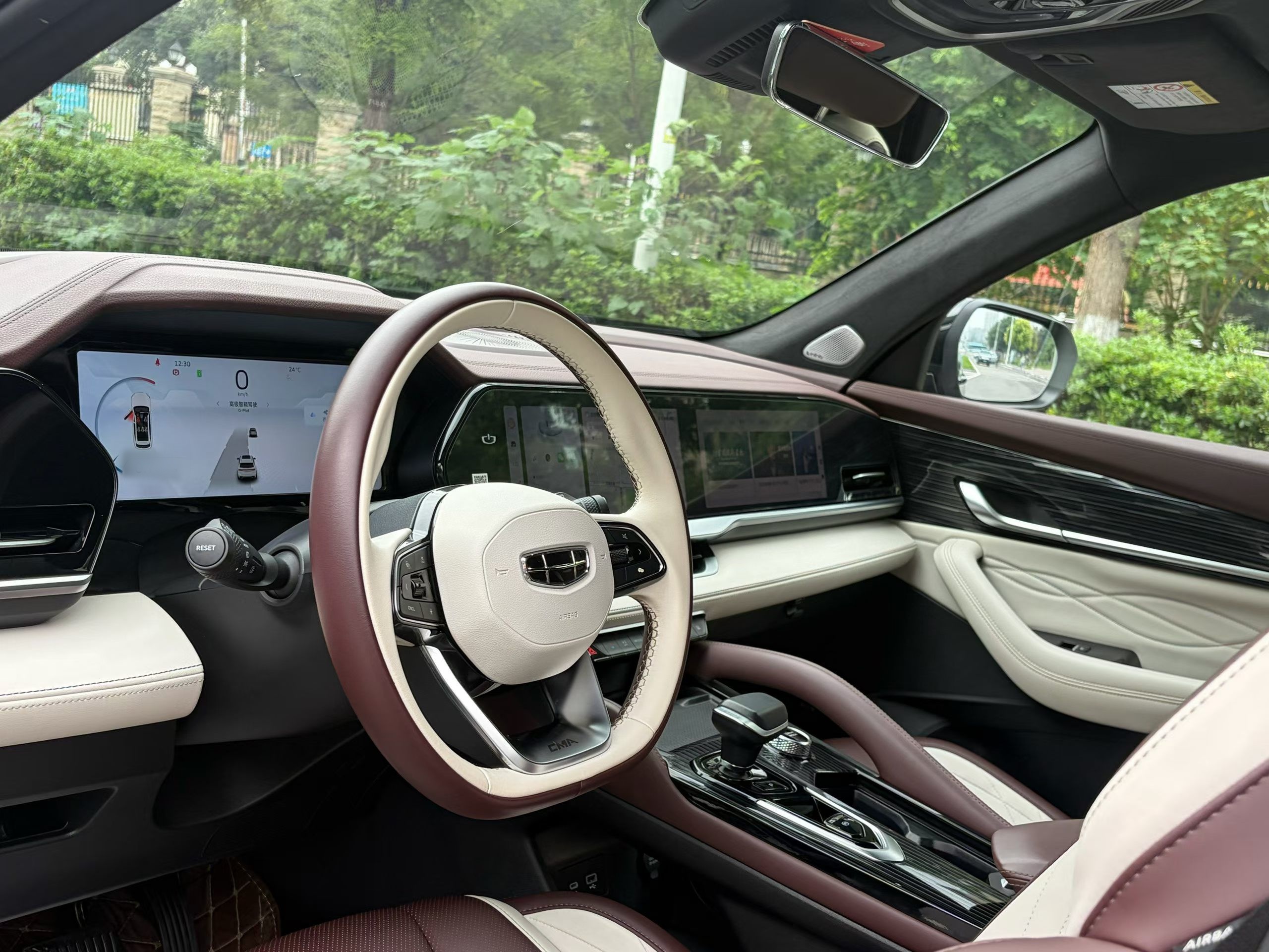 Geely Auto Monjaro L 2023 2.0TD High-Power Automatic Two-Wheel Drive Flagship Version — снимка 15