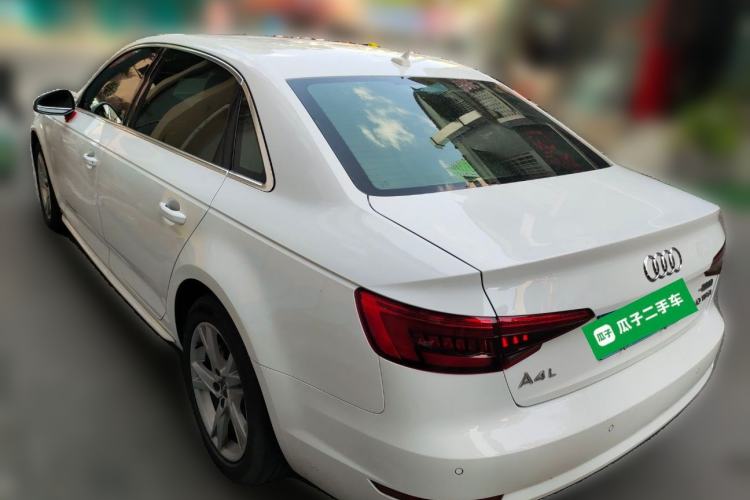 Used Audi A4L 2017 40 TFSI Ambition Edition
