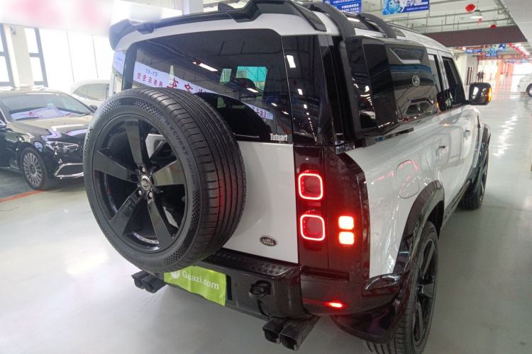 Used Land Rover Defender 2025 110 3.0T P400 – Dynamic HSE Rear Right 45 Deg