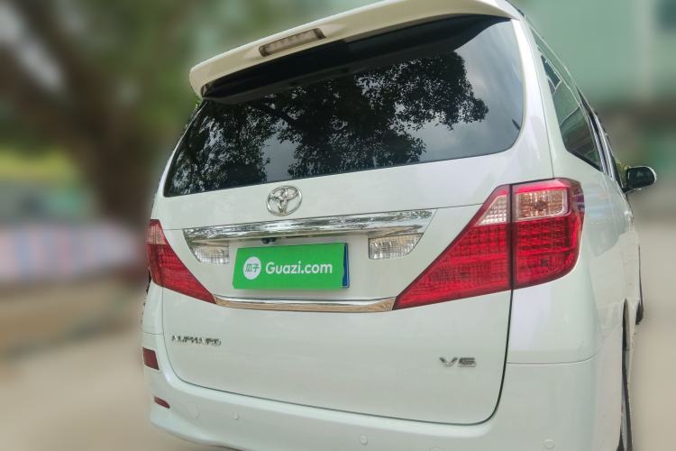 Used Toyota Alphard 2011 2.4L Luxury Edition
